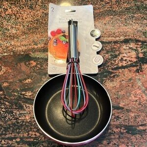 NWT Round Mini Fry Pan w/Silicone Whisk Set, Pink